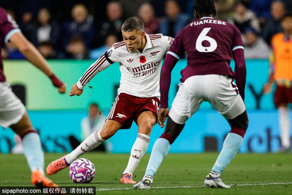 英超-约克雷斯破门赖斯建功 阿森纳2-0伯恩利7分领跑积分榜