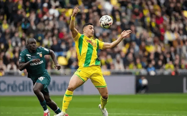 法甲保级生死战：南特VS巴黎FC，主场韧性与客场疲软的终极对决